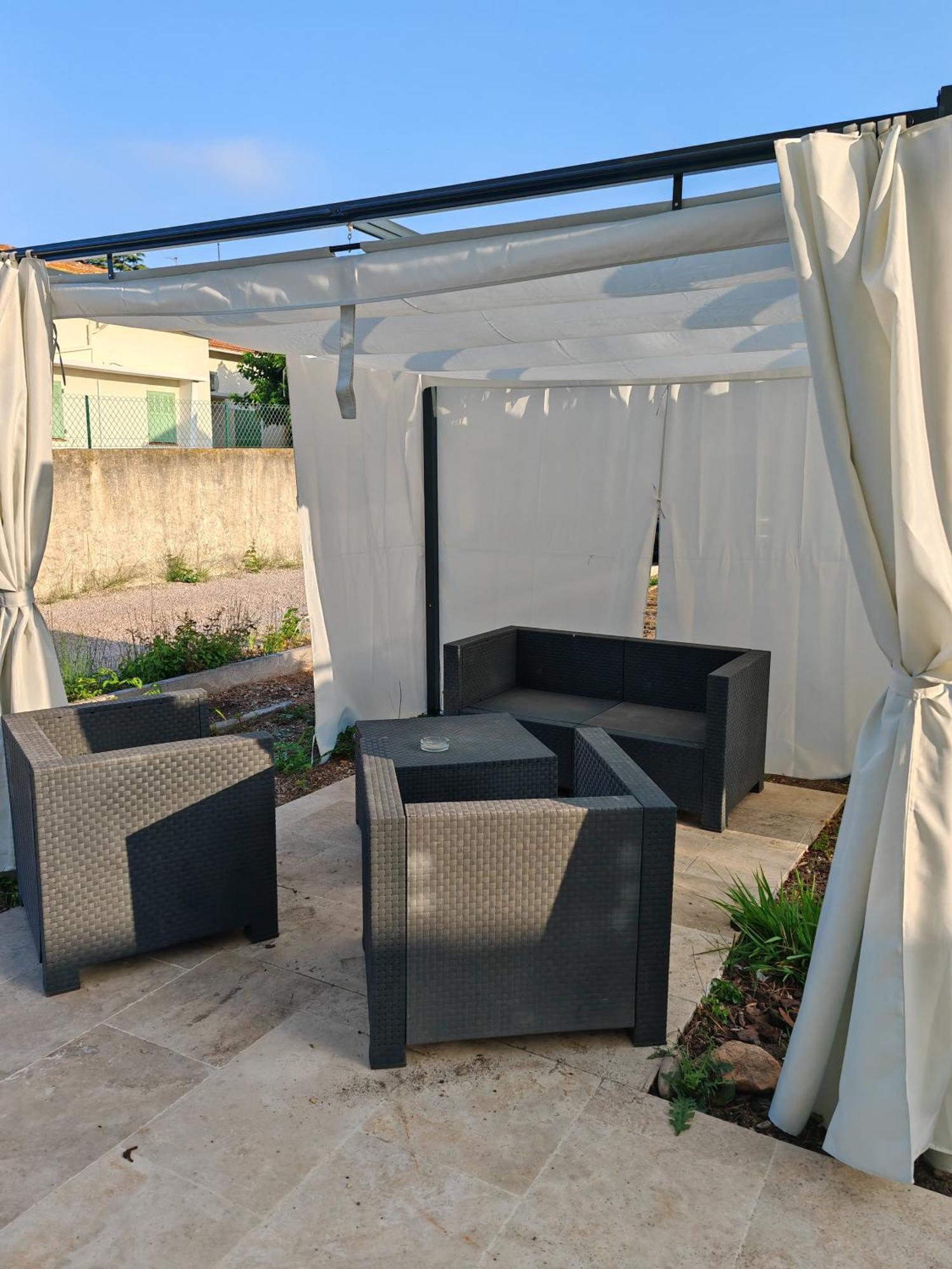 Appartement Climatise Golfe-Juan Plage Vallauris Ruang foto